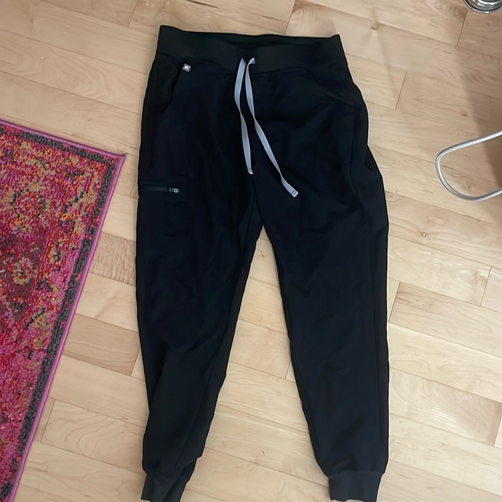 Figs black size medium